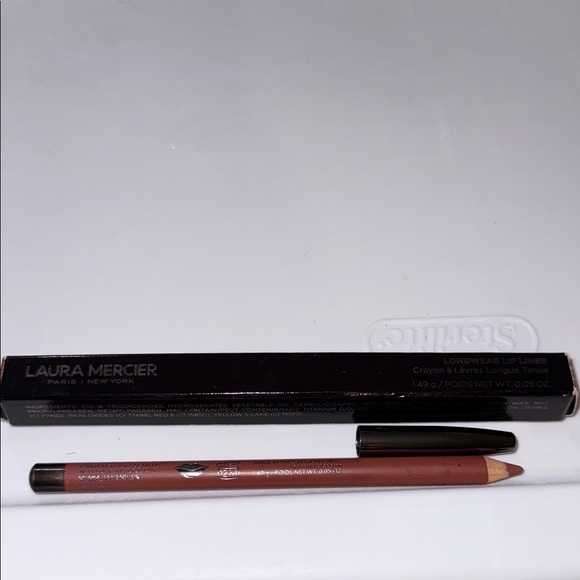 Used Laura Mercier Longwear Lip Liner - in Hazel Nut Tree color - Picture 1 of 1